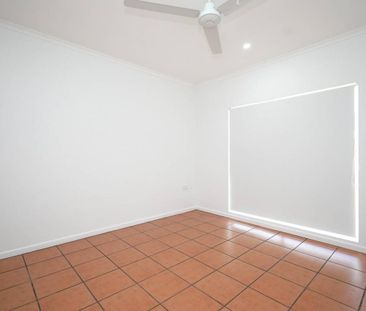 Stylishly Renovated 3-Bedroom Sanctuary - Fully Tiled - Photo 2