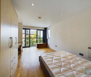 Charles Cross Apartments, 22 Constantine Street, Plymouth, Devon, PL4 - Photo 6