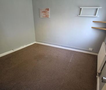 6 bedroom semi-detached house to rent - Photo 3