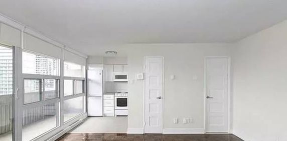 Dec ✔ Bloor/Yonge Bach apt $all-incl (gym, party room) - Photo 2