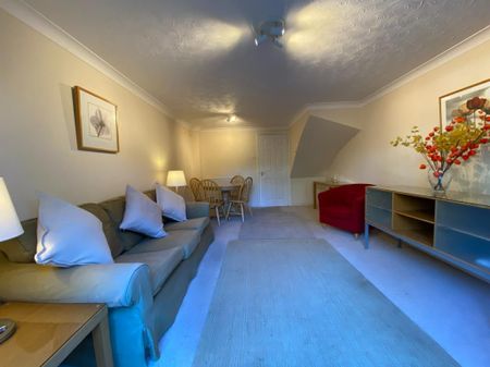 3 bedroom semi-detached house to rent - Photo 2