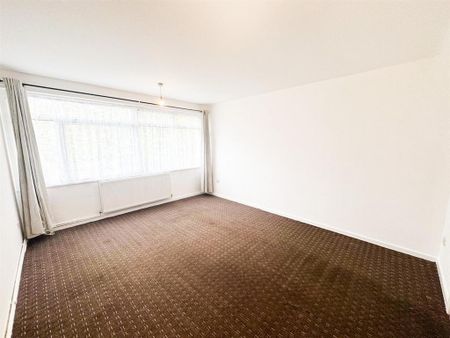 2 bedroom maisonette to rent - Photo 2