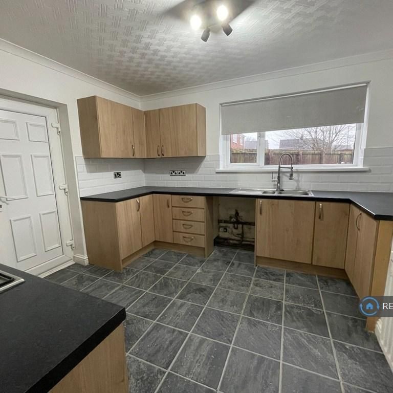 3 bedroom terraced house to rent - Photo 1