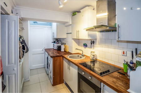 5 bedroom semi-detached house to rent - Photo 4