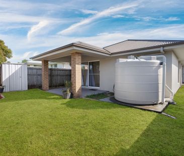 Stunning Four Bedroom +Media Family Abode Located In Yarrabilba - Photo 2