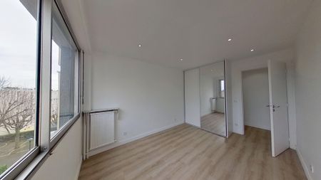 Location Appartement 5 pièces 101m² - Photo 4