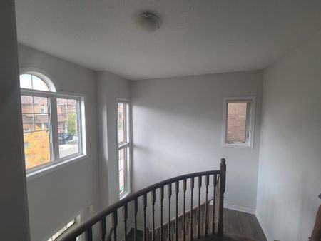 For Lease - 100 Truro Circle, Brampton, Ontario - Photo 5