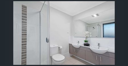 Rawson Built 4 bedroom House for Lease In Tallawong - Photo 5