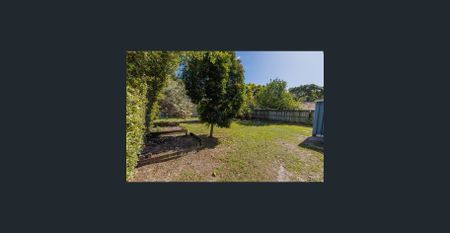 Charming Queenslander – 2 Bedroom + Sleepout - Photo 5