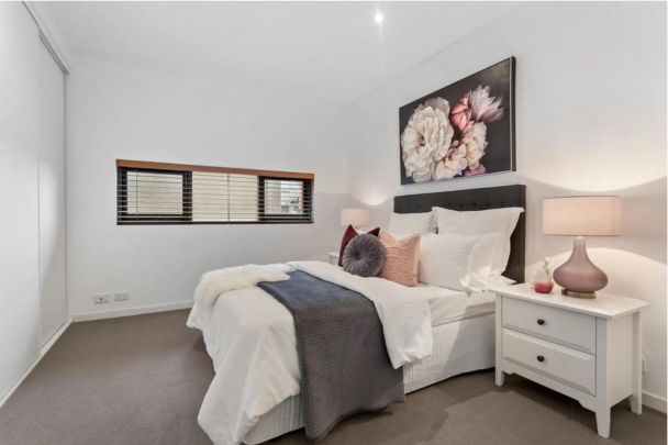 Sweet, Stylish and So Close to It All!! - Photo 1