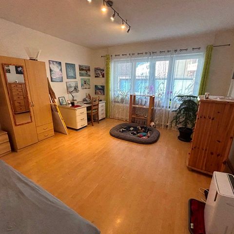 Helle 3 Zimmer Wohnung im Erdgeschoss mit großer Terrasse und Garten! - Photo 1