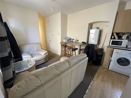 Wallisdown Road, Poole, BH12 - Photo 2