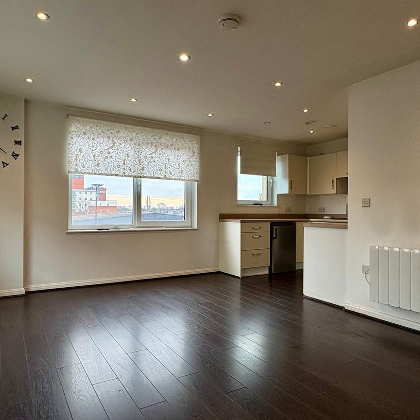 Stoke Road, Slough - Photo 1