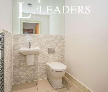 Adams Close, Poole, Dorset, Poole, BH15 - Photo 6