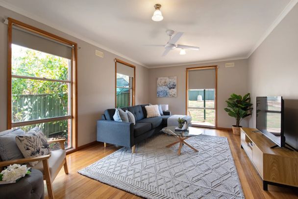 Quiet home with large shed in California Gully - Photo 1