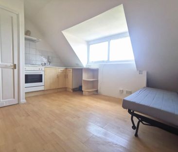Studio to rent - Photo 2