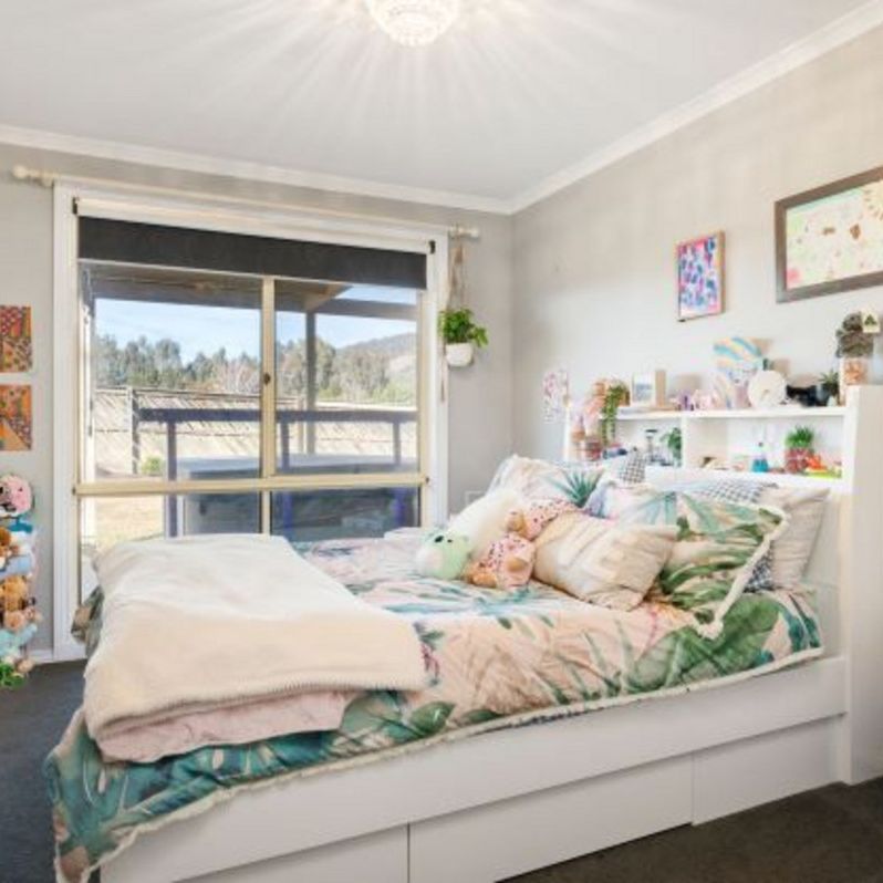 Spacious Family Home - Photo 1