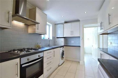 Dean Road, Hounslow, TW3 - Photo 3