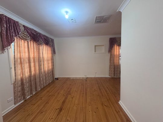 Three bedroom home - Photo 1