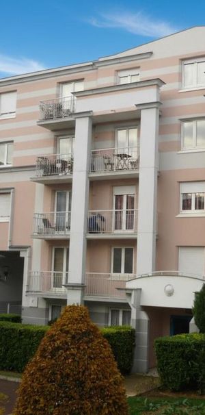 Location Appartement 1 pièce 37m² L HAY LES ROSES 94240 - Photo 1