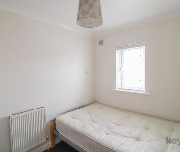 Ringwood Grove, Sothall, S20 - Photo 2