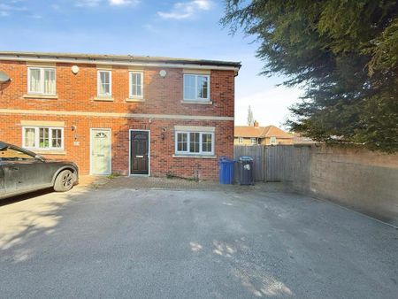 3 bedroom semi-detached house to rent - Photo 2