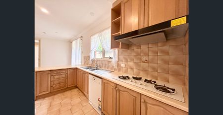 Desirable Family Living in the Heart of Camberwell - Meters from Lynden Park - Photo 3