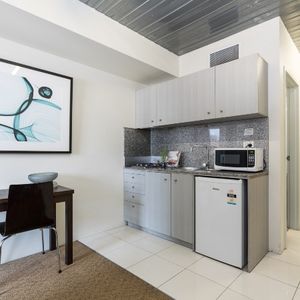 Carlton Residence-1 Bedroom Apartment - Photo 2