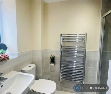 1 bedroom in a house share to rent - Photo 5