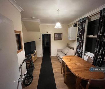 1 bedroom in a house share to rent - Photo 6