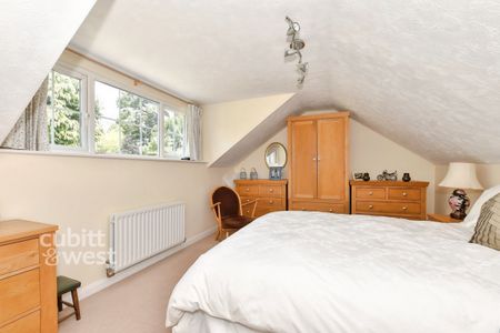 3 bedroom detached bungalow to rent - Photo 4