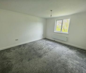 2 bedroom end of terrace house to rent - Photo 3