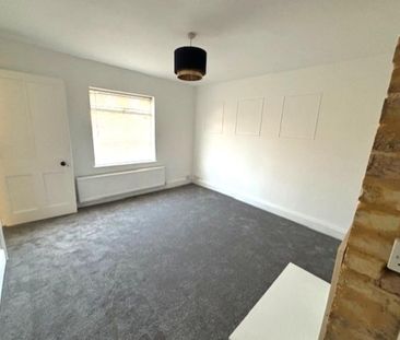 3 bedroom detached house to rent - Photo 3