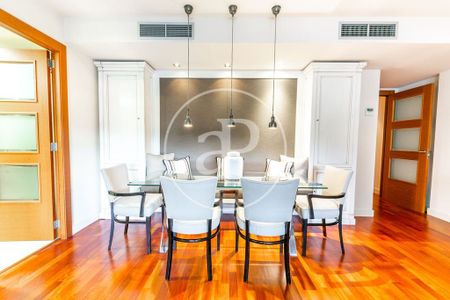 Luxury Apartment for rent in L'Hospitalet de Llobregat, Catalonia - Photo 5