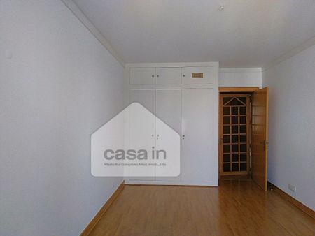 3 room luxury Flat for rent in Amoreiras (Santa Isabel), Lisbon - Photo 3