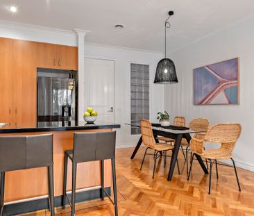 3 Bedroom Townhouse with Spacious Living Zones! - Photo 3