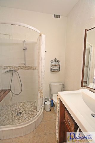 Location Appartement 2 pièces 42m² LA SEYNE SUR MER 83500 - Photo 5
