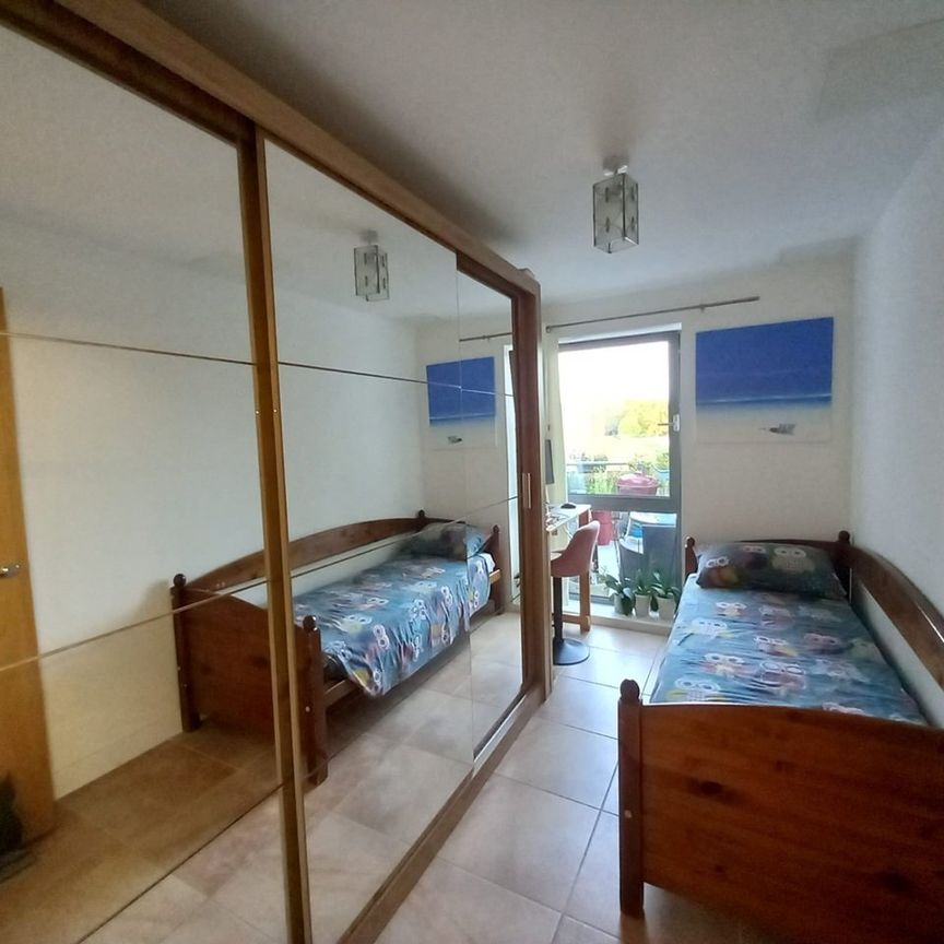 3 Bed Flat, St. Georges Grove, SW17 - Photo 1