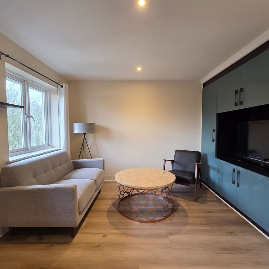 1 Bed Flat, Jamestown Way, E14 - Photo 1