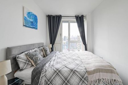 3 bedroom flat to rent - Photo 4