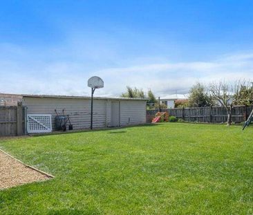 Family Home - Photo 2