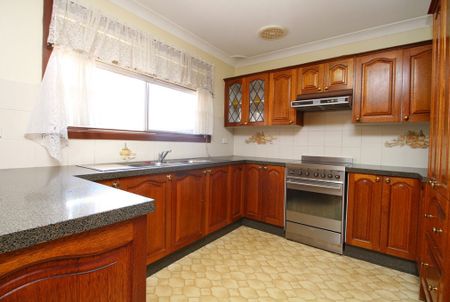 32 Hope St, Penrith NSW 2750 - House For Rent | Domain - Photo 5