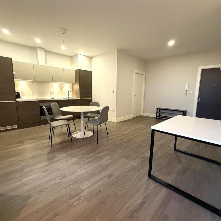 1 bedroom flat to rent - Photo 1