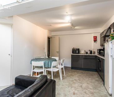 6 bedroom terraced house to rent - Photo 2