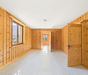 Charming 5.5-room apartment with balcony in Tamins - Photo 3