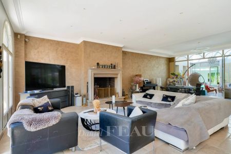 Location maison, Le Vésinet, 8 pièces, 316.21 m², ref 85703660 - Photo 2