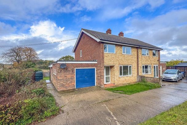 3 bedroom semi-detached house to rent - Photo 1