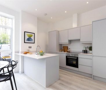 1 bedroom Flat in Oaklands Park, Berkshire - Photo 4