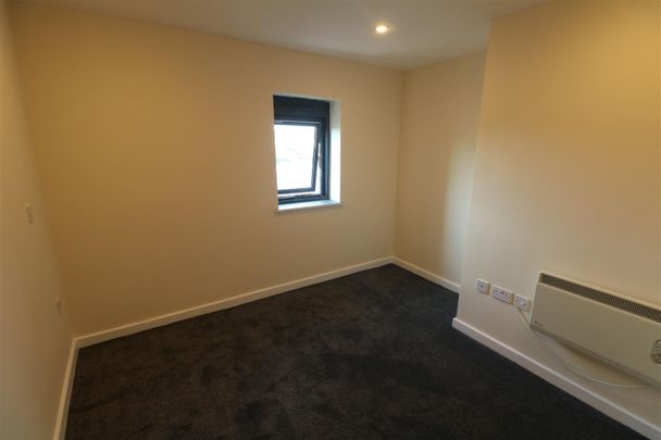 2 bed flat to rent in Regent Court, Barnsley, S70 - Photo 1