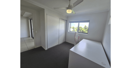 Modern Unit with Private Balcony & Lift Access - Photo 3